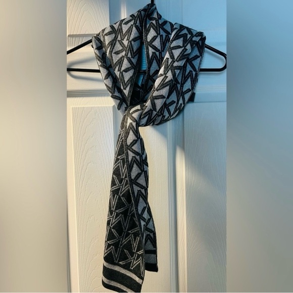Michael Michael Kors Metallic Black and White Scarf 60x9 - Picture 9 of 14